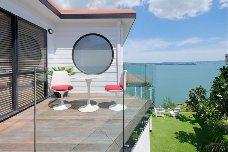 Photo of property in 2/26 Tizard Road, Birkenhead, Auckland, 0626