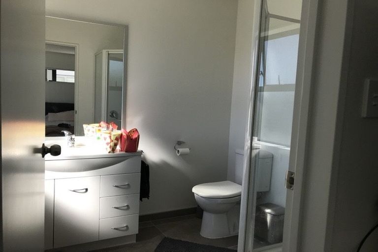 Photo of property in 38 Hollowout Street, Takanini, 2112