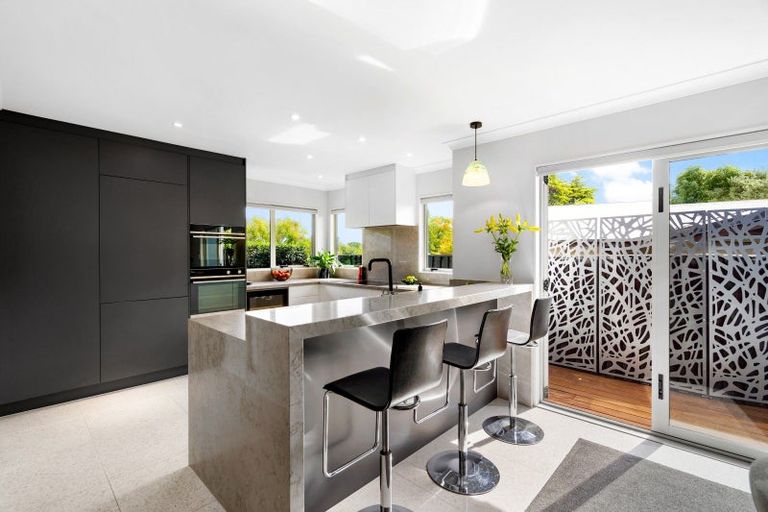 Photo of property in 30 Iona Road, Havelock North, 4130