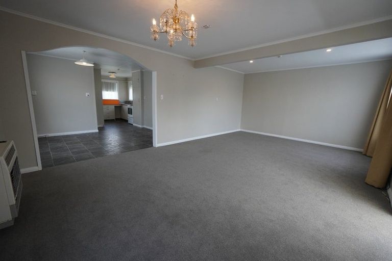 Photo of property in 9 Bristol Crescent, Roslyn, Palmerston North, 4414