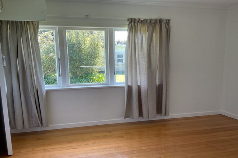 Photo of property in 3 Bathgate Street, Johnsonville, Wellington, 6037