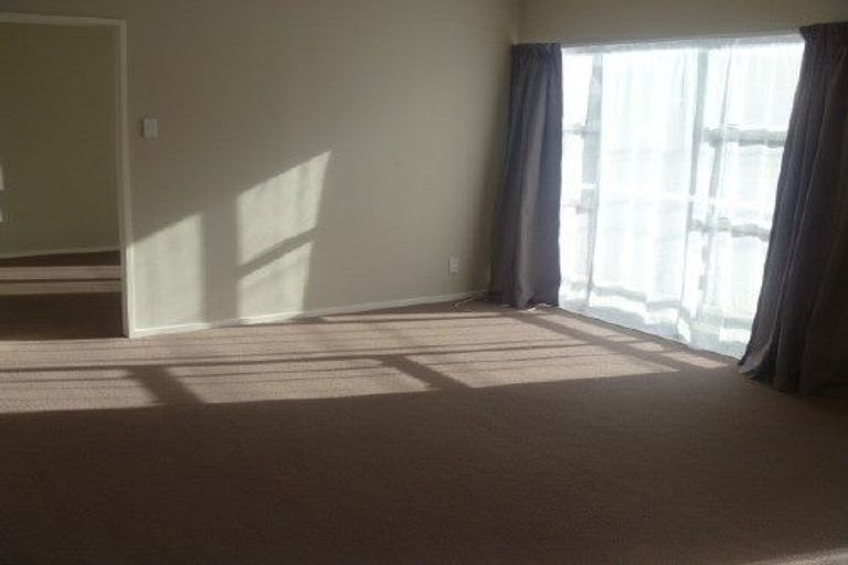 Photo of property in 1-3 Apu Crescent, Lyall Bay, Wellington, 6022