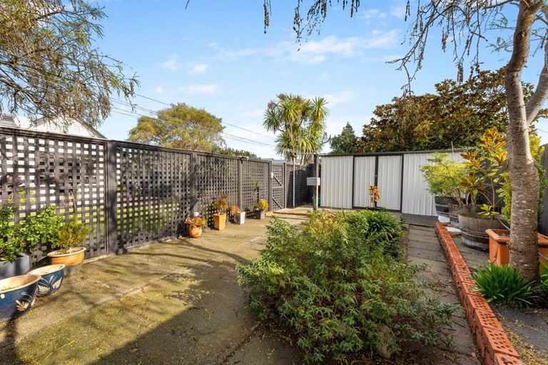 Photo of property in 9 Oak Street, Ebdentown, Upper Hutt, 5018