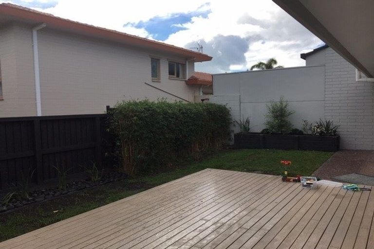 Photo of property in 1/281 Beach Road, Campbells Bay, Auckland, 0630