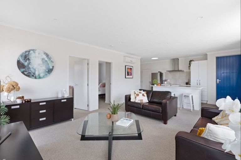 Photo of property in 28a Elizabeth Street, Orewa, 0931
