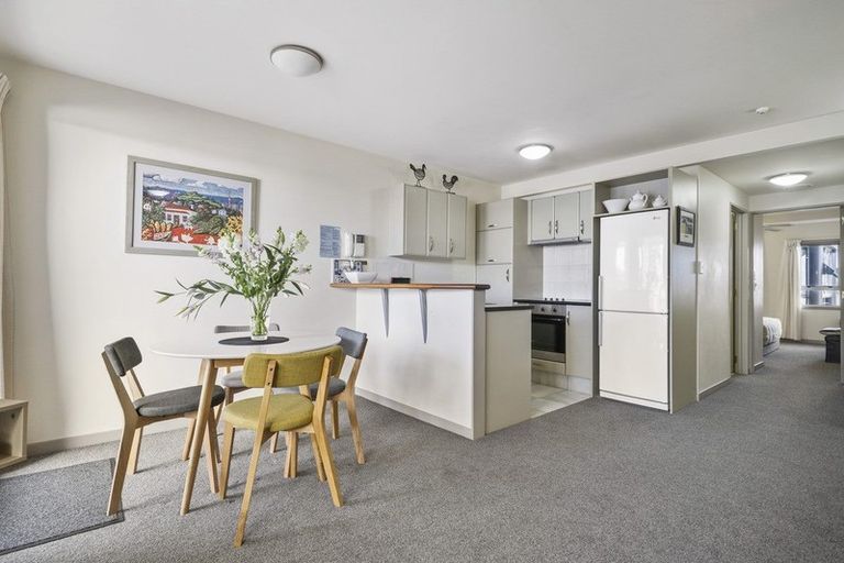 Photo of property in Anchorage Apartments, 211/36 Victoria Road, Mount Maunganui, 3116