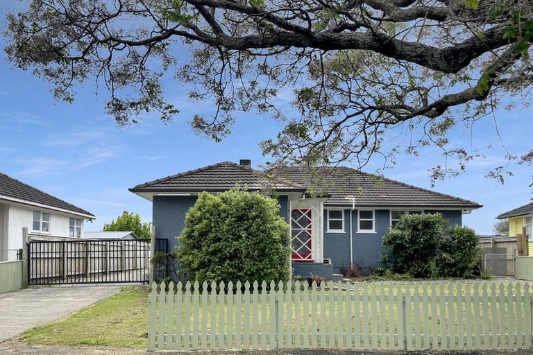 Photo of property in 21 Cardiff Street, Awapuni, Palmerston North, 4412