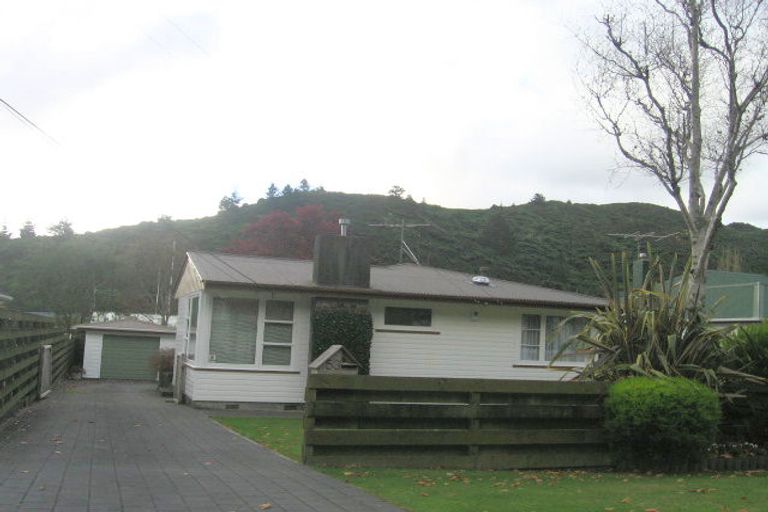 Photo of property in 53 Hine Road, Wainuiomata, Lower Hutt, 5014