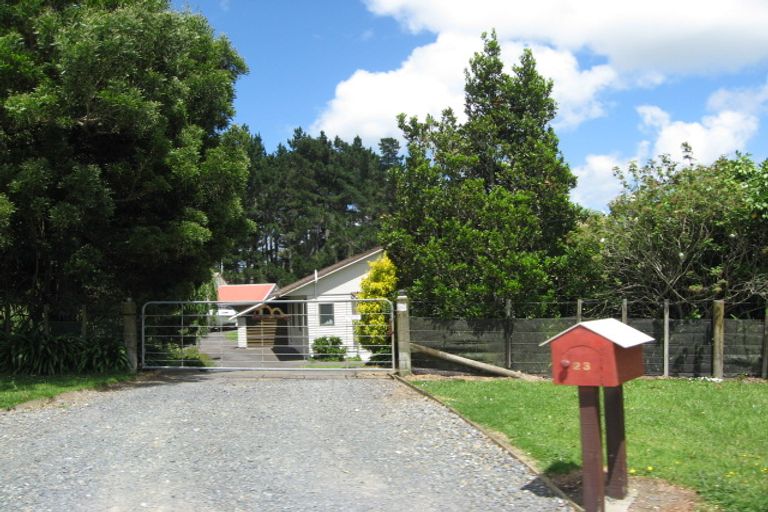 Photo of property in 23 Petersons Road, Ardmore, Papakura, 2582