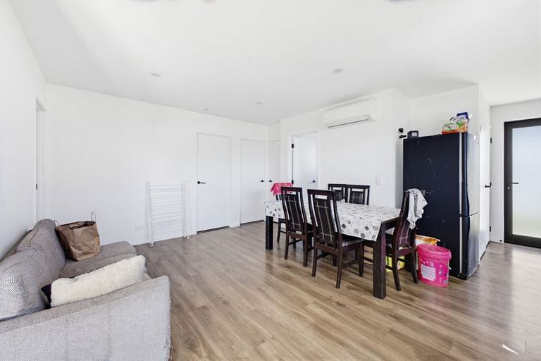 Photo of property in 6 Banks Street, Marfell, New Plymouth, 4310