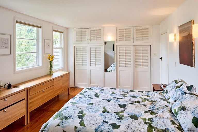 Photo of property in 53 Pukatea Street, Eastbourne, Lower Hutt, 5013