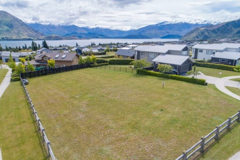 Photo of property in 22 Clutha Place, Wanaka, 9305