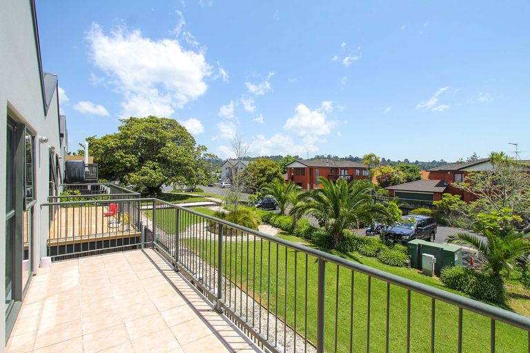 Photo of property in Norfolk Pines, 2/437b Albany Highway, Albany, Auckland, 0632