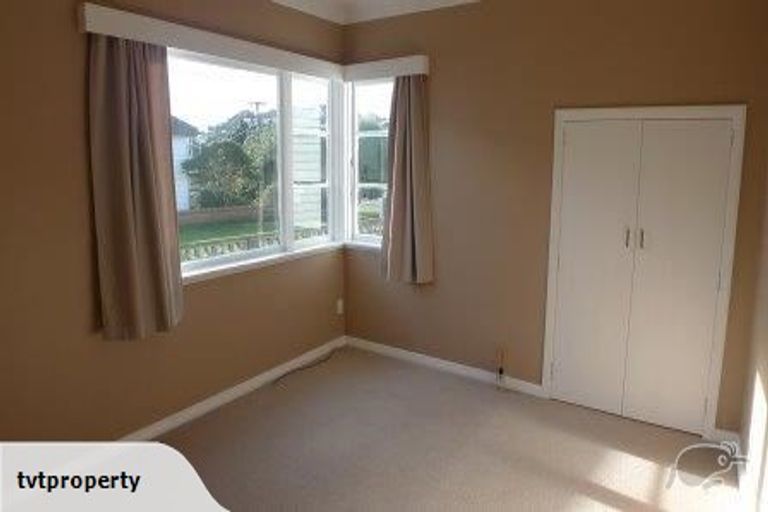 Photo of property in 76 Strathmore Avenue, Strathmore Park, Wellington, 6022