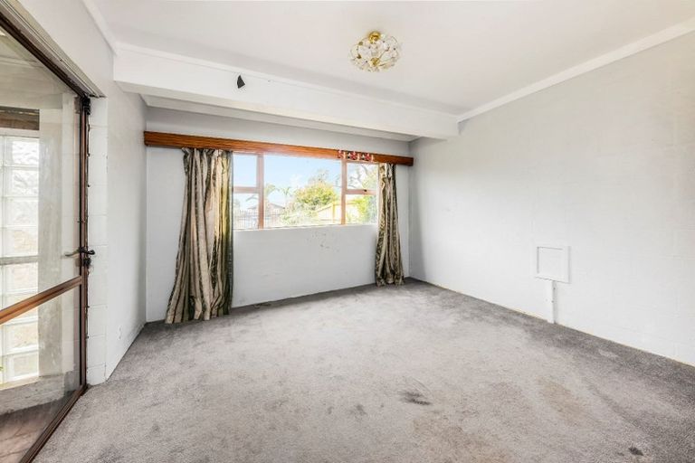 Photo of property in 11 Tomlin Place, Mangere East, Auckland, 2024