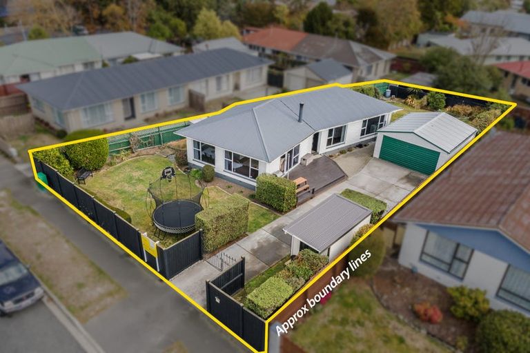 Photo of property in 20 Inwoods Road, Parklands, Christchurch, 8083