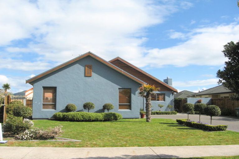 Photo of property in 77 Kahira Crescent, Papamoa Beach, Papamoa, 3118