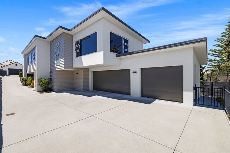 Photo of property in 60 Karewa Parade, Papamoa Beach, Papamoa, 3118