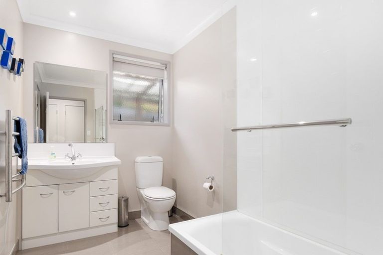 Photo of property in 5 Olive Close, Omokoroa, 3114