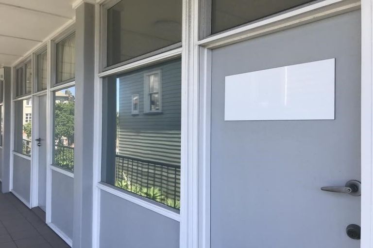 Photo of property in 125 Grafton Road, Roseneath, Wellington, 6011