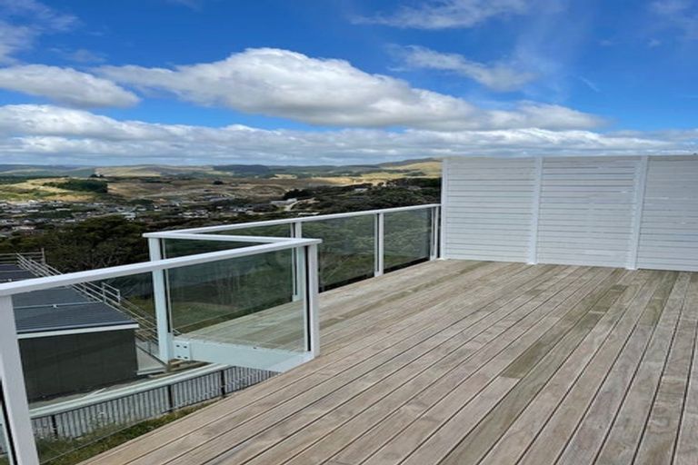 Photo of property in 16 Kopua Place, Whitby, Porirua, 5024