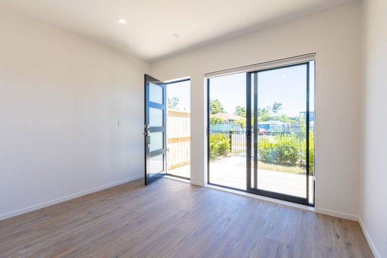 Photo of property in 3/122 Pooks Road, Ranui, Auckland, 0612