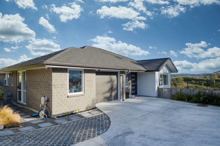 Photo of property in 10 Grenache Way, Kumeu, 0810