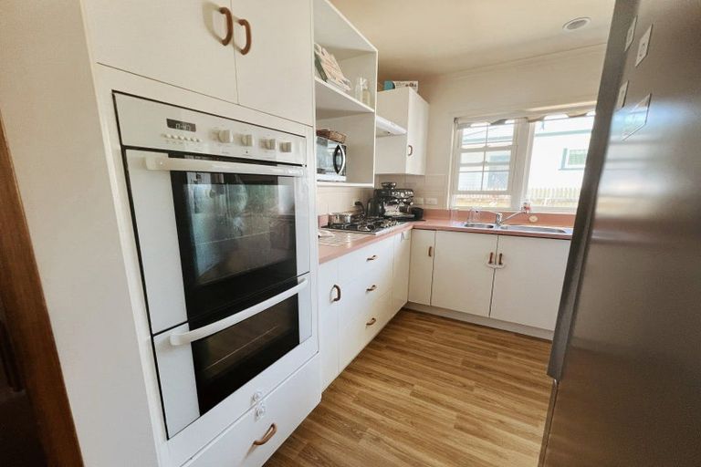 Photo of property in 80 Iranui Road, Inner Kaiti, Gisborne, 4010