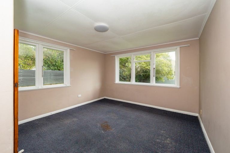 Photo of property in 5 Crewe Crescent, Hokowhitu, Palmerston North, 4410