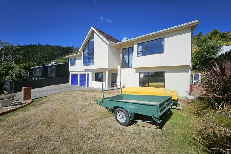 Photo of property in 65 Woodman Drive, Tawa, Wellington, 5028