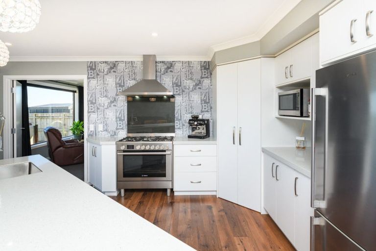 Photo of property in 23 Silicon Way, Fitzherbert, Palmerston North, 4410