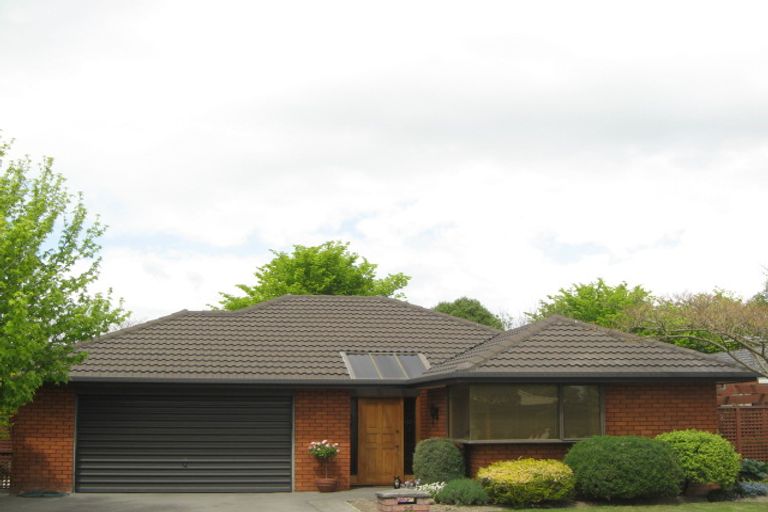 Photo of property in 88 Regency Crescent, Redwood, Christchurch, 8051