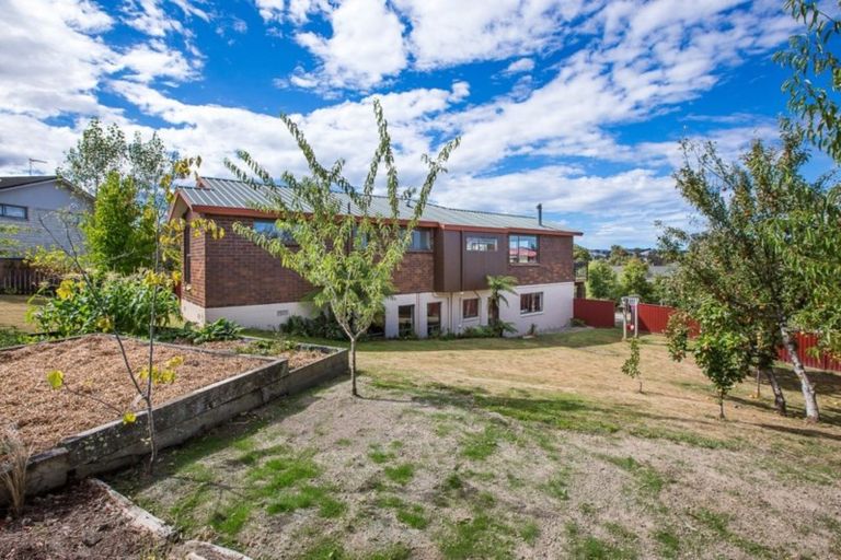 Photo of property in 6 Hogan Place, Fairfield, Dunedin, 9018