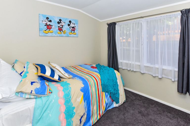 Photo of property in 148 Carnoustie Drive, Wattle Downs, Auckland, 2103