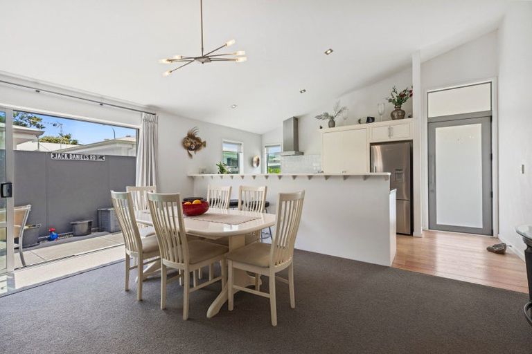 Photo of property in 15 Lennon Way, Papamoa Beach, Papamoa, 3118