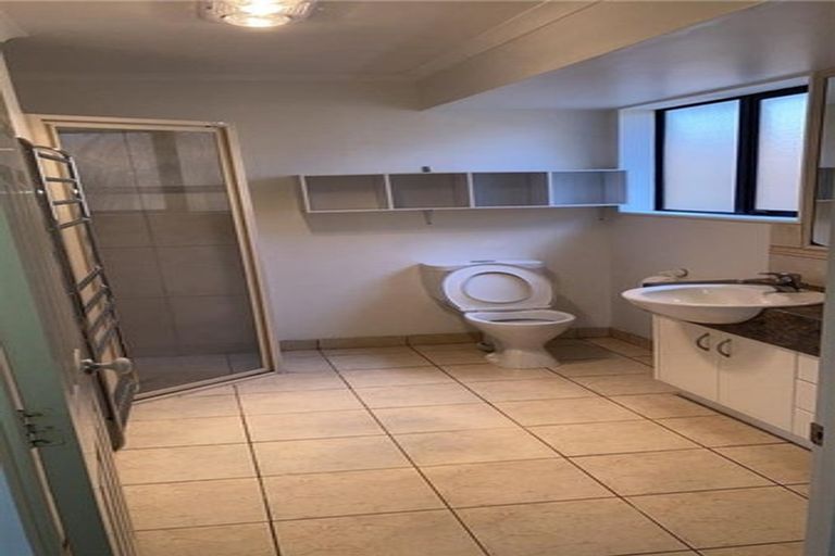 Photo of property in 14 Lamia Place, The Gardens, Auckland, 2105