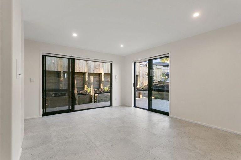 Photo of property in 3 Maraeariki Avenue, Orewa, 0931