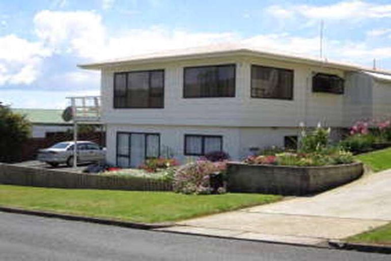 Photo of property in 22 Stratford Drive, Cable Bay, 0420