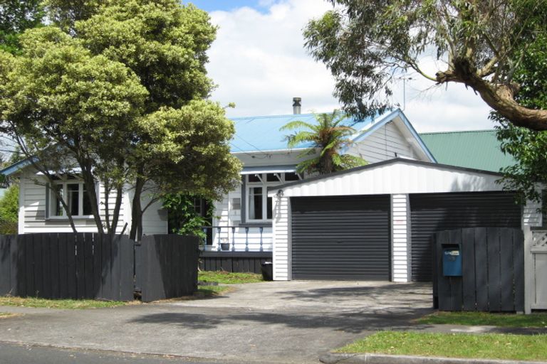 Photo of property in 2/49 Wellington Street, Pukekohe, 2120