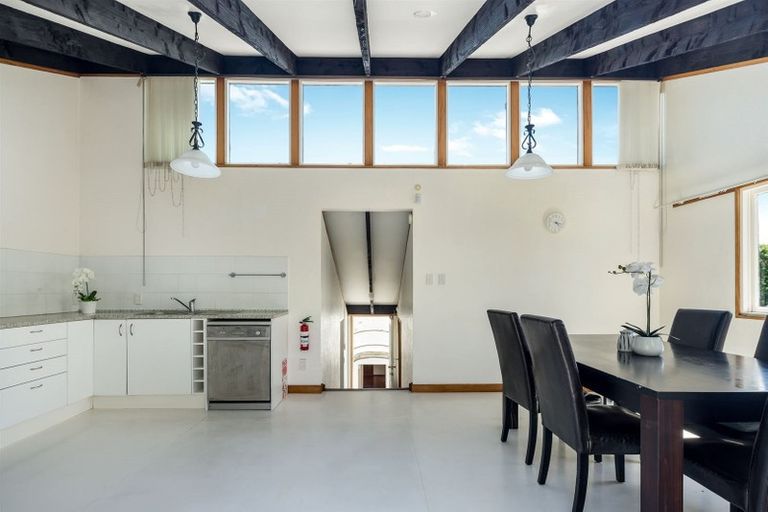 Photo of property in 17 Ponsonby Road, Karori, Wellington, 6012