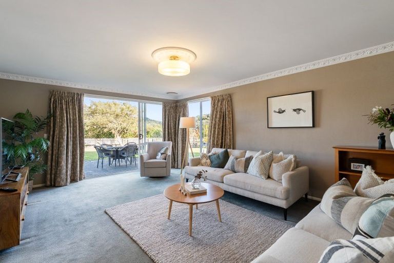 Photo of property in 69 Thatcher Crescent, Crofton Downs, Wellington, 6035