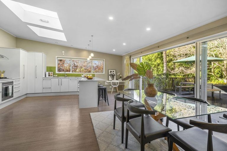 Photo of property in 100 Larsen Crescent, Tawa, Wellington, 5028