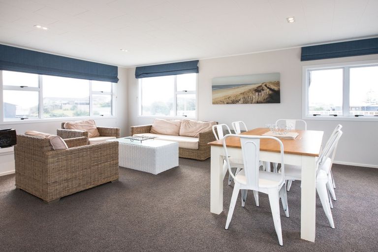 Photo of property in 35 Marine Parade South, Foxton Beach, Foxton, 4815