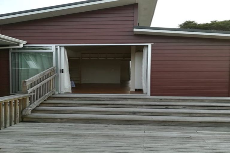 Photo of property in 70 Millbrook Road, Henderson, Auckland, 0612