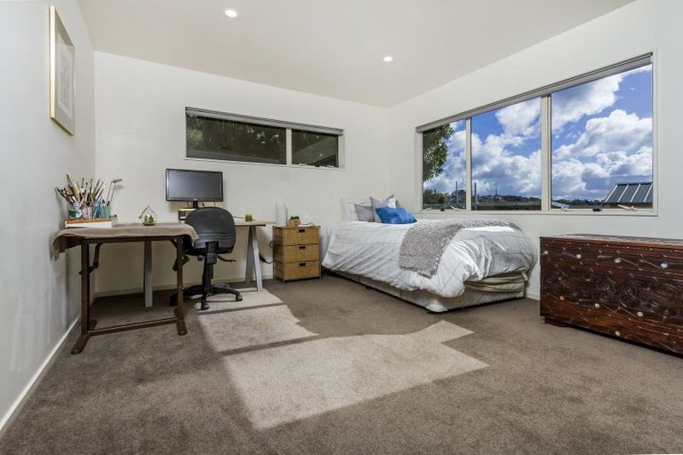Photo of property in 3/133 Carlisle Road, Northcross, Auckland, 0632