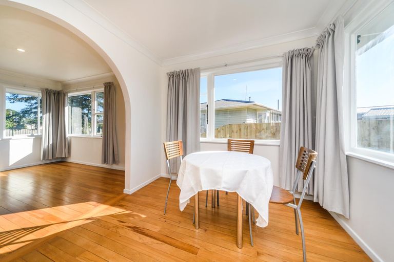 Photo of property in 23 Duff Crescent, Highbury, Palmerston North, 4412