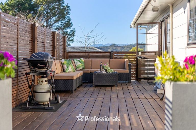 Photo of property in 33 Fenchurch Grove, Stokes Valley, Lower Hutt, 5019