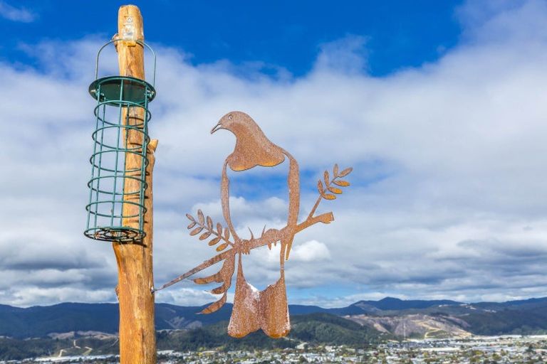 Photo of property in 23 Percy Kinsman Crescent, Riverstone Terraces, Upper Hutt, 5018