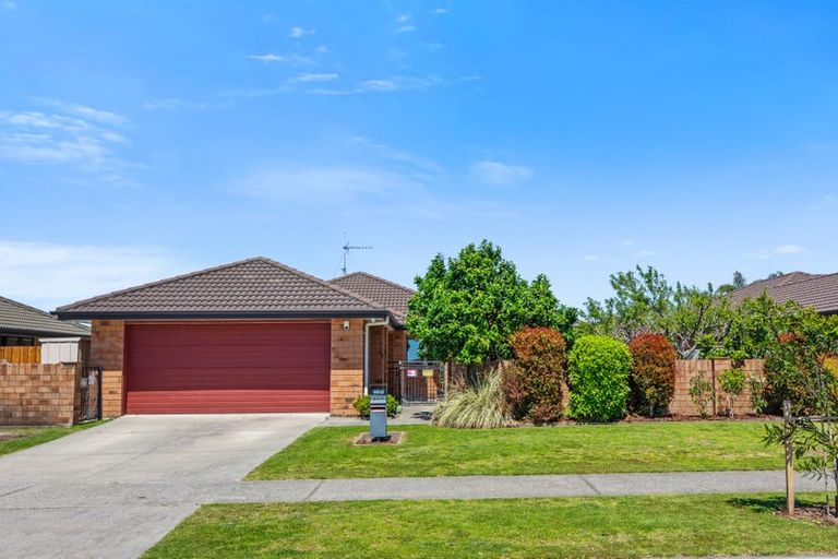 Photo of property in 120 Doncaster Drive, Papamoa Beach, Papamoa, 3118