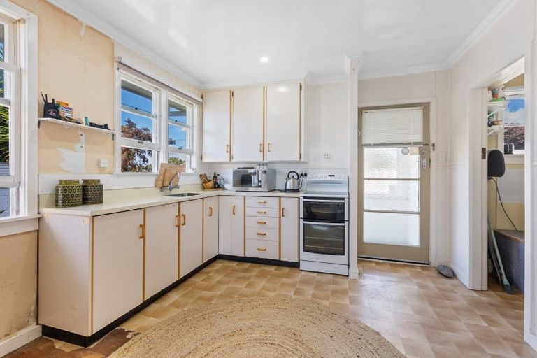 Photo of property in 13 Moana Crescent, Blagdon, New Plymouth, 4310